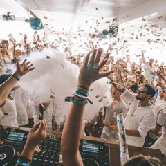 the-yacht-week-3-dance.jpg